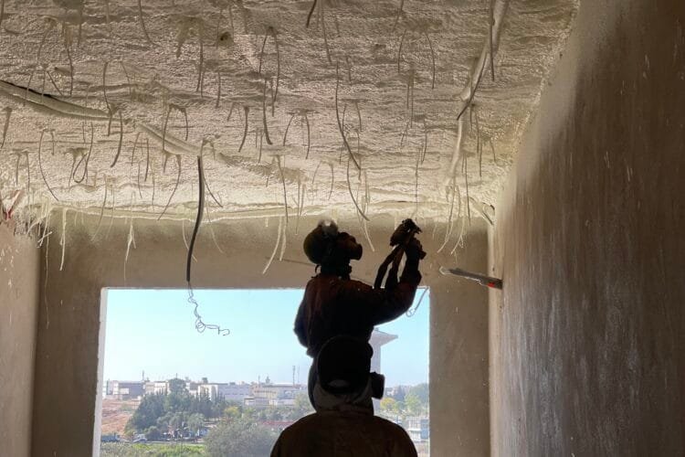 Isolation en mousse polyuréthane au Maroc : un choix malin pour votre confort