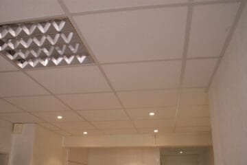 Installation de faux plafond : étapes et conseils au Maroc