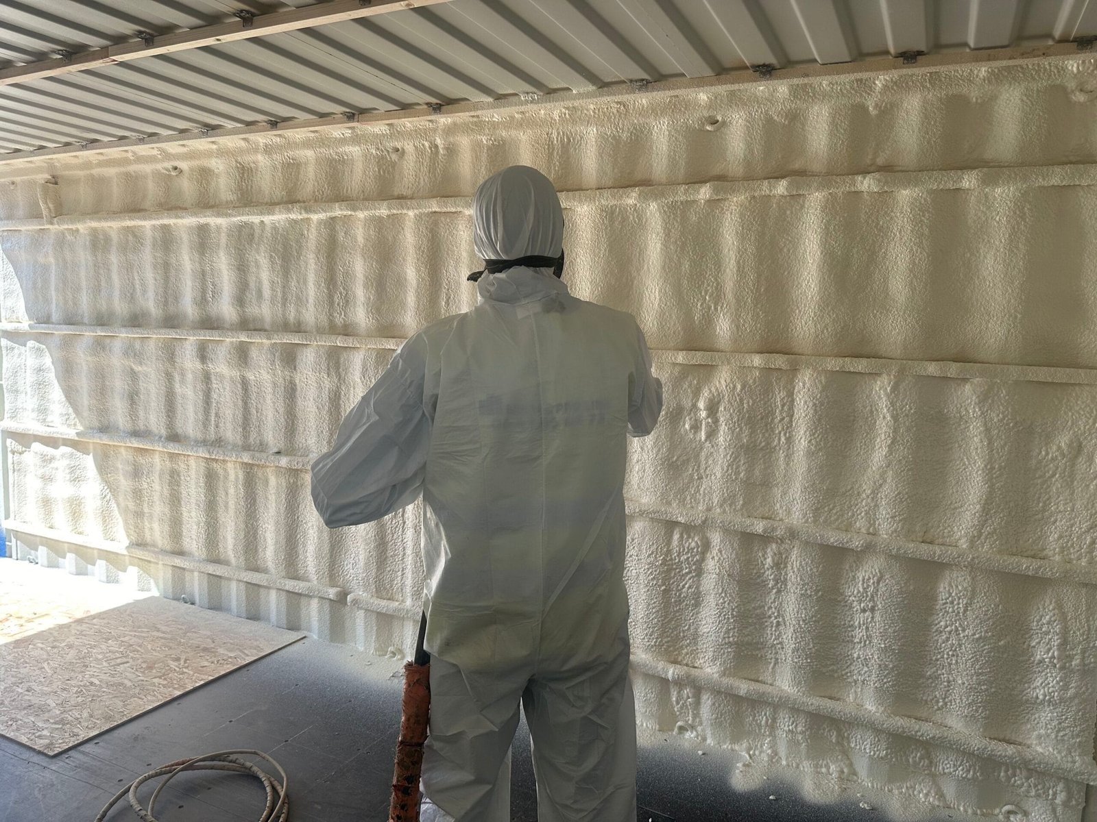 Isolation à la mousse polyuréthane : la solution idéale pour un confort durable au Maroc