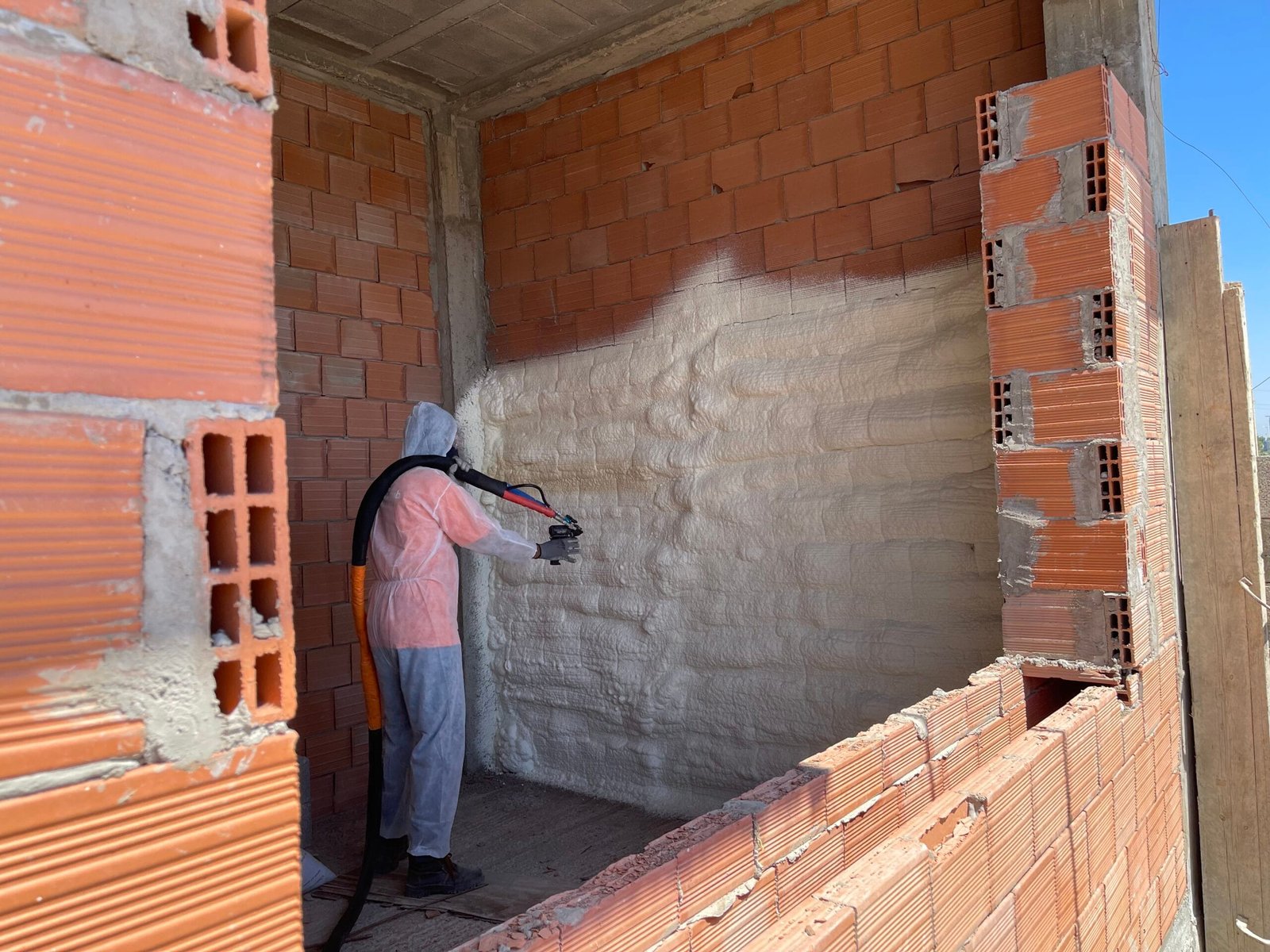 Isolation acoustique et thermique : le secret d’un intérieur confortable